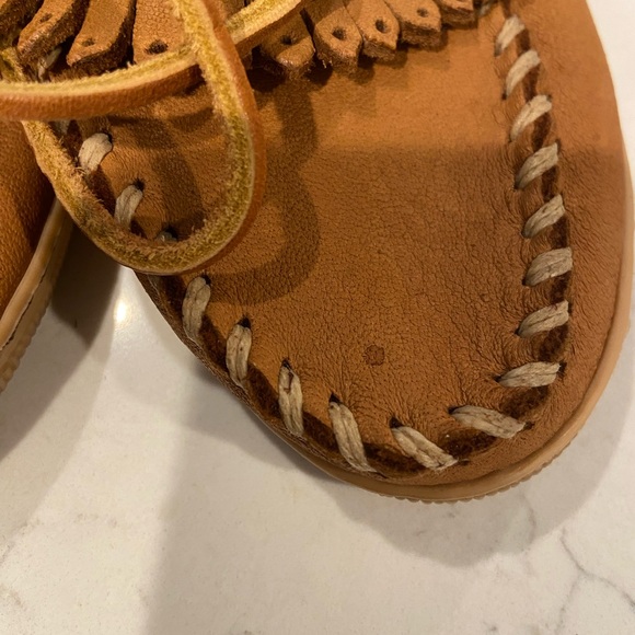 Minnetonka Tan Leather Fringe Moccasins - Picture 2 of 6